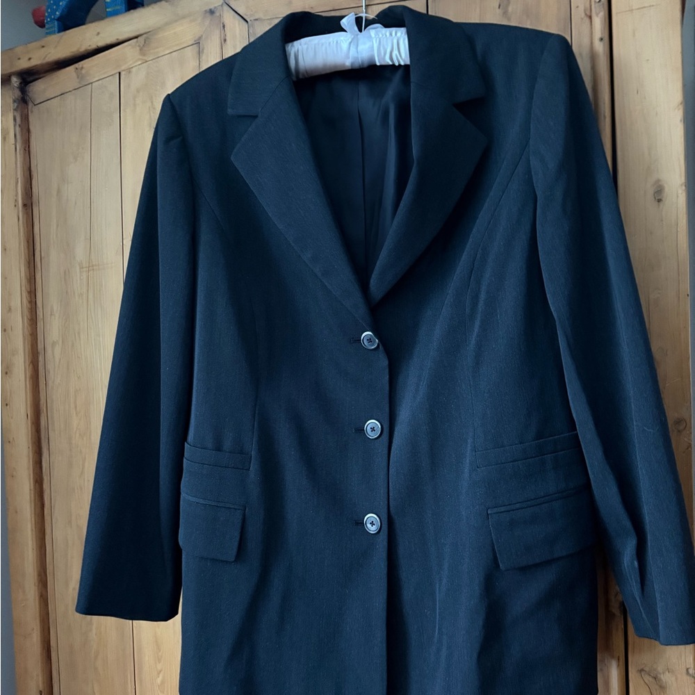 Classic Charcoal Grey Women's Suite.  Linda Allard  Ellen Tracy 2 piece suit
